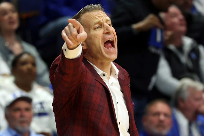 Alabama head coach Nate Oats directs his team against Kentucky last month.
